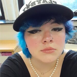 Meet your Posher, Ella